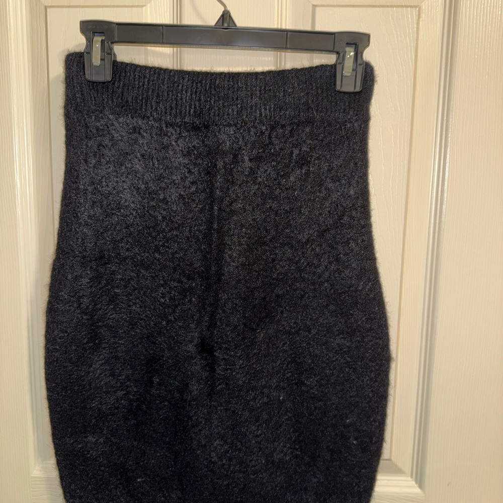 Elegant Black Knit Skirt